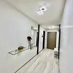 Luxury App For 2 Or 4 Pers Centre View
