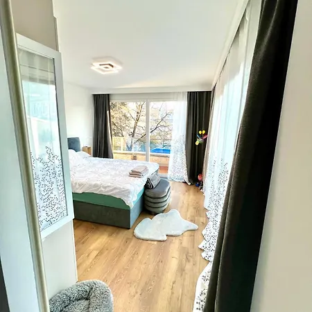 Luxury App For 2 Or 4 Pers Centre View Apartment
