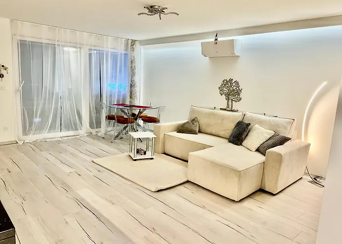 Luxury App For 2 Or 4 Pers Centre View